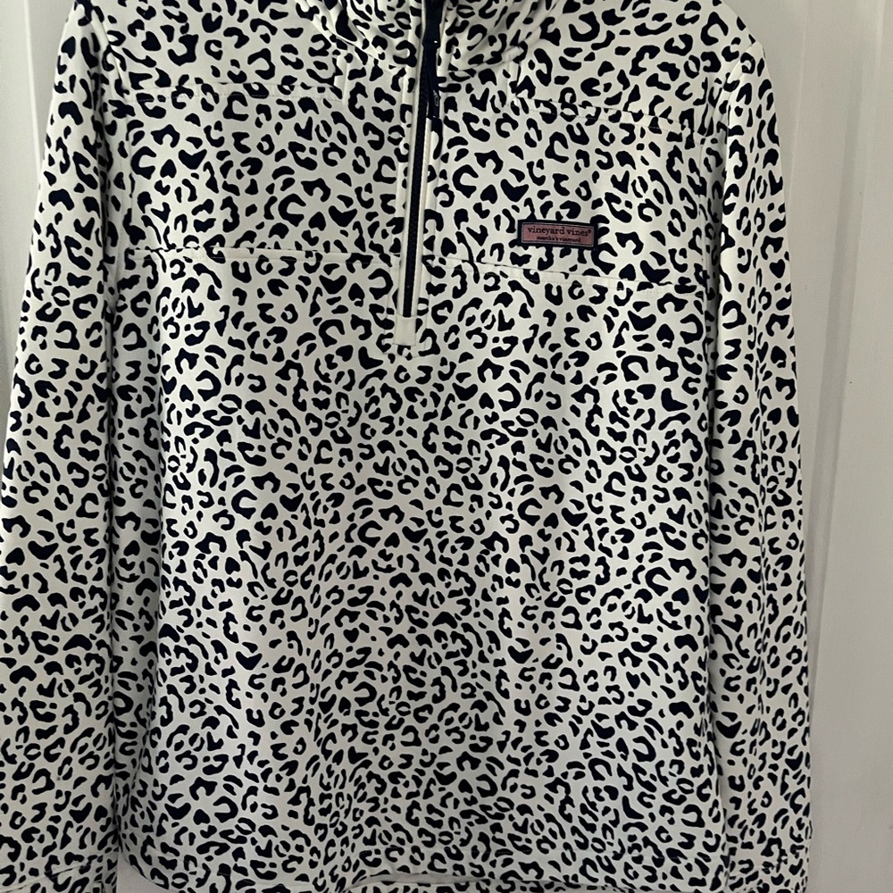 Vineyard Vines Leopard Print Dreamcloth Quarter Zip Pullover- new without tag